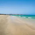 Home2book Coastal Paradise & Terrace, 아파트 코스타카르마